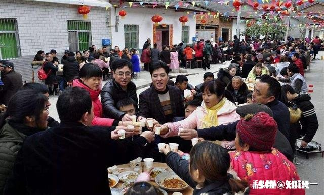 农村红白事随礼金,当下一般在三百块左右,会不会加重农民负担,你怎么看